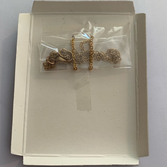 Frieda Kahlo Strong Women series necklace. NWOT - Picture 3 of 3